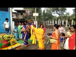 गोरखपुर में यजमानों के लिए किन्नर समाज ने की छठ पूजा देखें वीडियो