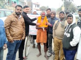 सर्दी पर भारी शिव भक्त की आस्था, 1600 किलोमीटर की दंडवत यात्रा पूरी करके करेंगे बाबा बर्फानी के दर्शन