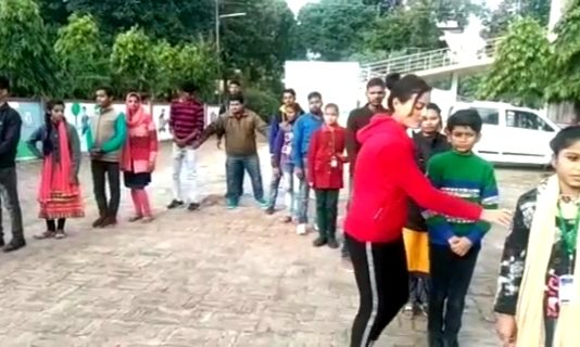 गोरखपुर महोत्सव में विशेष कौशल दिखाएंगे दिव्यांग बच्चे, अलग-अलग कैम्प में सीआरसी करा रहा तैयारी