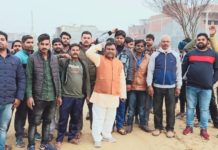 नगर विधायक के साथ खड़ी हुई पब्लिक, मुश्किल में पड़ेंगे इंजीनियर