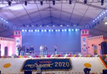 सुबह हो महोत्सव का आगाज शानदार, इसलिए तैयारियां चलती रही रातभर