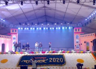 सुबह हो महोत्सव का आगाज शानदार, इसलिए तैयारियां चलती रही रातभर