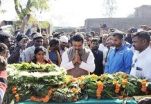 शहीद सीआरपीएफ़ जवान को सलामी देने उमड़ा जन सैलाब, सांसद- विधायक सहित बड़ी तादाद में लोग रहे मौजूद