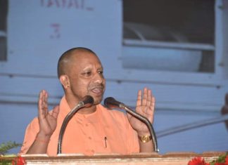 विकास में बैरियर बनने वालों को बेनकाब कर रही सरकार : सीएम योगी