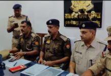 गोरखपुर में काले धन पर वार, वैशाली एक्सप्रेस से एक करोड़ रुपये बरामद