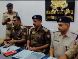 рдЧреЛрд░рдЦрдкреБрд░ рдореЗрдВ рдХрд╛рд▓реЗ рдзрди рдкрд░ рд╡рд╛рд░, рд╡реИрд╢рд╛рд▓реА рдПрдХреНрд╕рдкреНрд░реЗрд╕ рд╕реЗ рдПрдХ рдХрд░реЛрдбрд╝ рд░реБрдкрдпреЗ рдмрд░рд╛рдордж