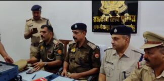 गोरखपुर में काले धन पर वार, वैशाली एक्सप्रेस से एक करोड़ रुपये बरामद