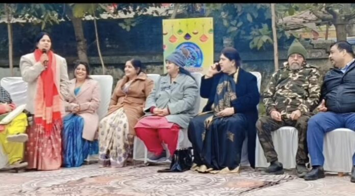 मातृभाषा का सम्मान माँ के चरण स्पर्श के समान : रीना त्रिपाठी