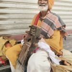 योगी प्रेमचंद की सारंगी: 25 वर्षों से गांव-गांव पहुंचा रहे लोकधुन, गुरु से सीखी थी कला