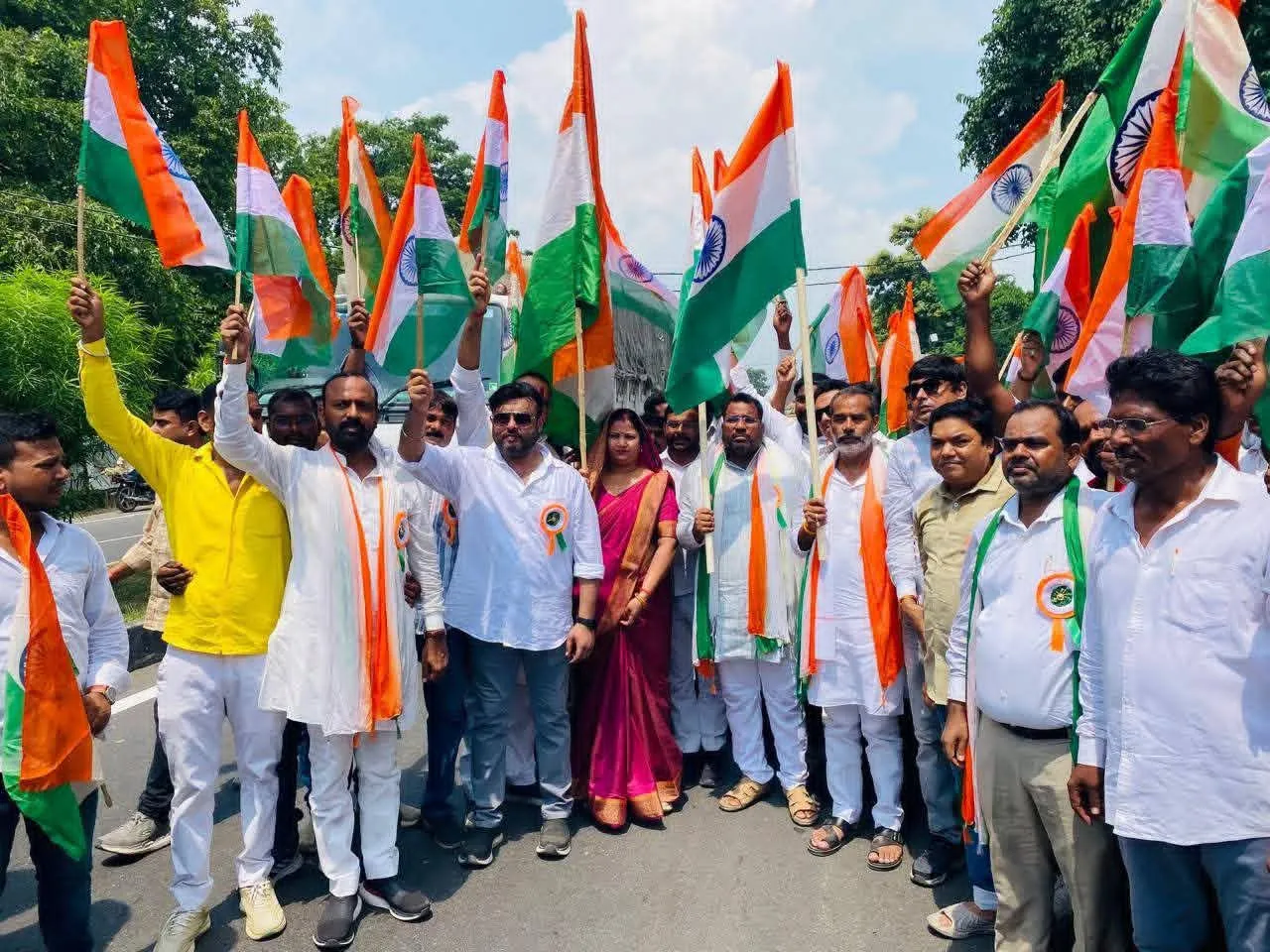 तिरंगे के रंग में रंगा चौरीचौरा, विधायक सरवन निषाद की अगुवाई में उमड़े लोग