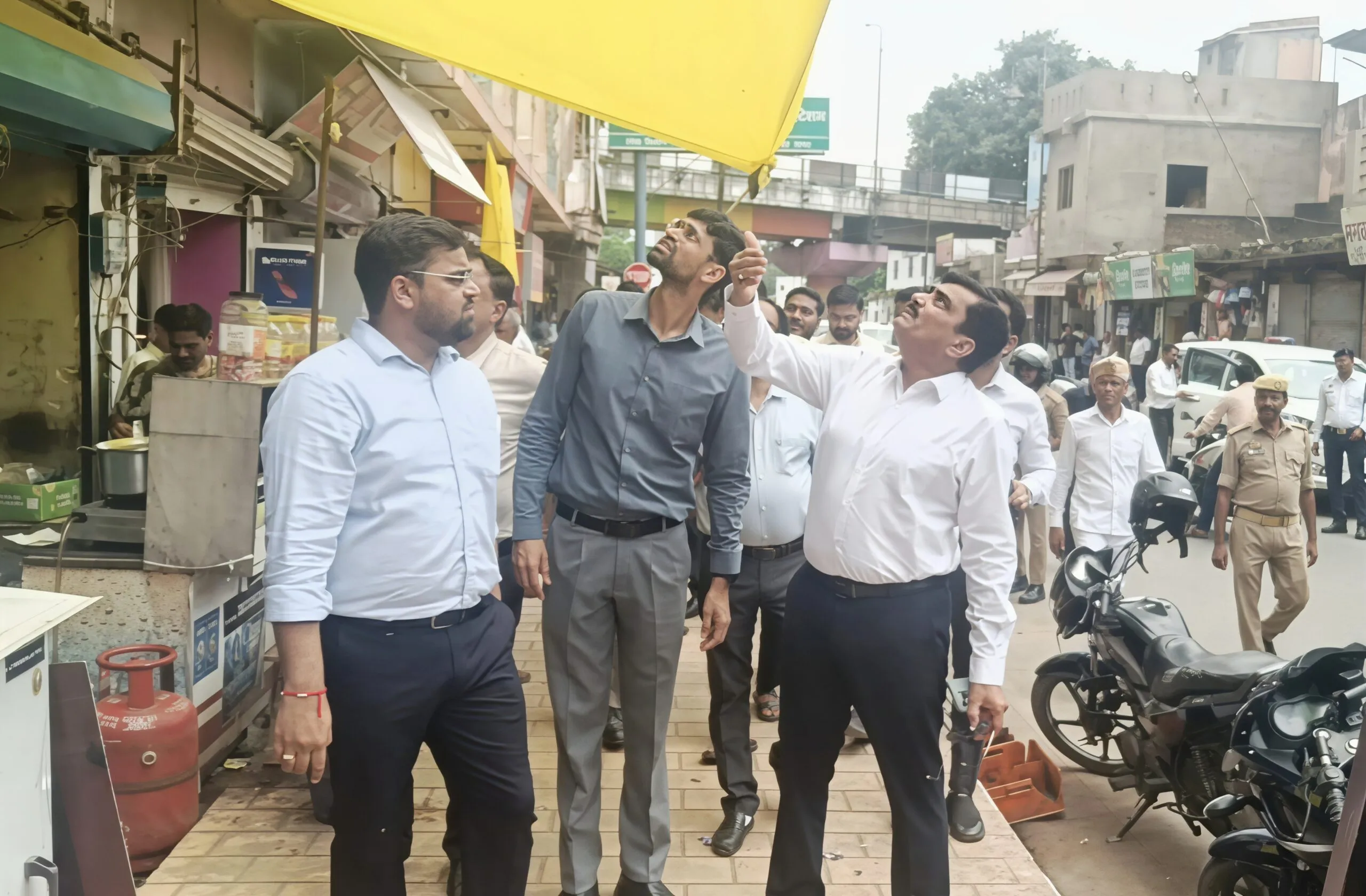 विरासत गलियारा के अधूरे कार्यों पर मंडलायुक्त सख्त, लोकार्पण से पहले हर कमी दूर करने के निर्देश